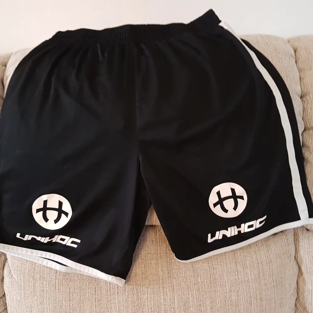 UNIHOC shorts  st S svart. Tränings shorts med underbyxor. Shorts.