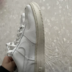 Air Force 1 - Helt nya AF1:or. knappt använda. Storlek 40. Pris kan diskuteras. 