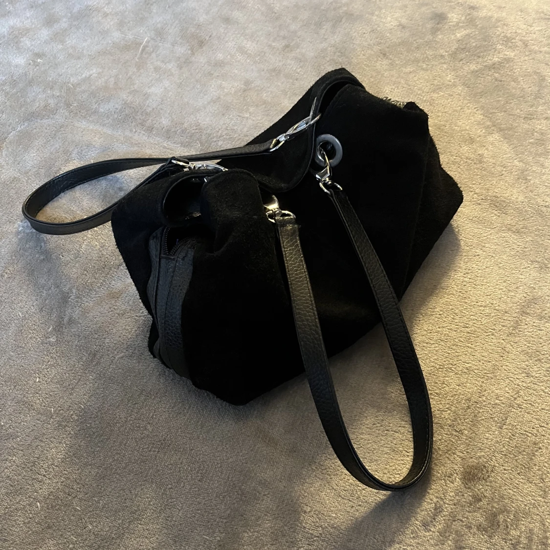 Svart väska - 90