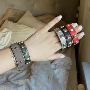 Nitar armband  - 1= 130kr. Finns bara några 