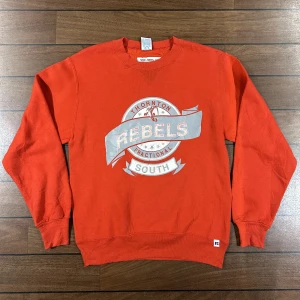Russel Rebels sweatshirt - Snygg vintage Russel sweatshirt i storlek S! Bara att skriva om du undrar över något🙏