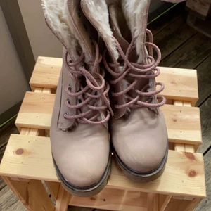 Vinterskor  - Säljer mina varma vinterskor med ludd inuti. 