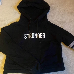 Stronger hoodie - Snygg tränings hoodie i bra skocka