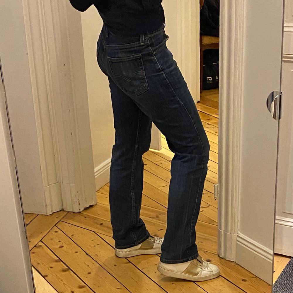Bestämt mig för att sälja mina sjukt snygga Levis jeans vintage i den populära modellen 751!! Så bekväma och as snygg tvätt!!🙌🙌. Jeans & Byxor.