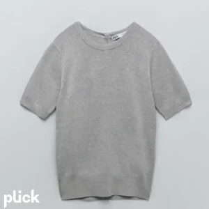 ZARA T SHIRT - Fin stickad tröja från zara❤️ köpte för några månader sedan men inte använd många gånger, skriv för fler bilder! Storlek M men sitter som S