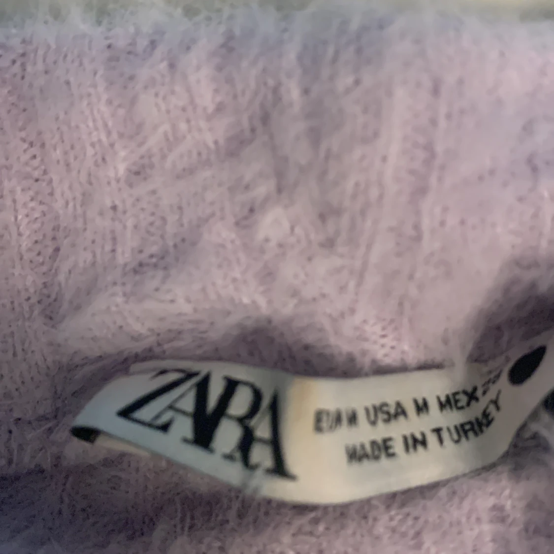 Zara tröja i fluffigt material  - 90