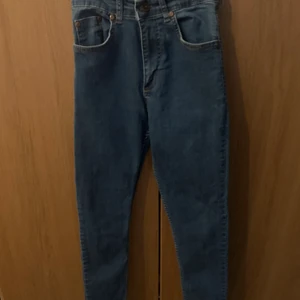 Blå jeans  - Blå helt vanliga jeans 