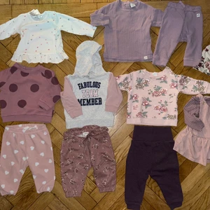 Oanvända flickkläder stl 68  - Kläder som inte kom till användning! Alla i storlek 68, inget att anmärka på. Vissa plagg upptvättade parfymfritt. Finns att hämta på Södermalm eller skickas mot frakt 😊