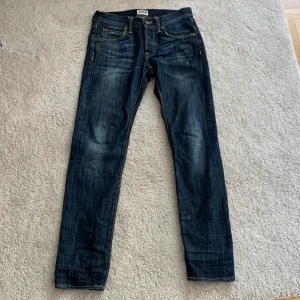 Jeans - Mörk blåa, slim, 