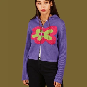 Unif Dazee sweater - Säljer min kofta från unif då den inte kommer till användning. Har använt den 4 gånger max. Storlek S. Betalade ungefär 900 för frakt + tull