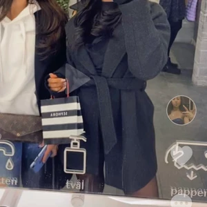 Kappa  - Kappa från nakd i nyskick, enbart använd 2 gånger. Storlek S. Köpt för ca 600kr