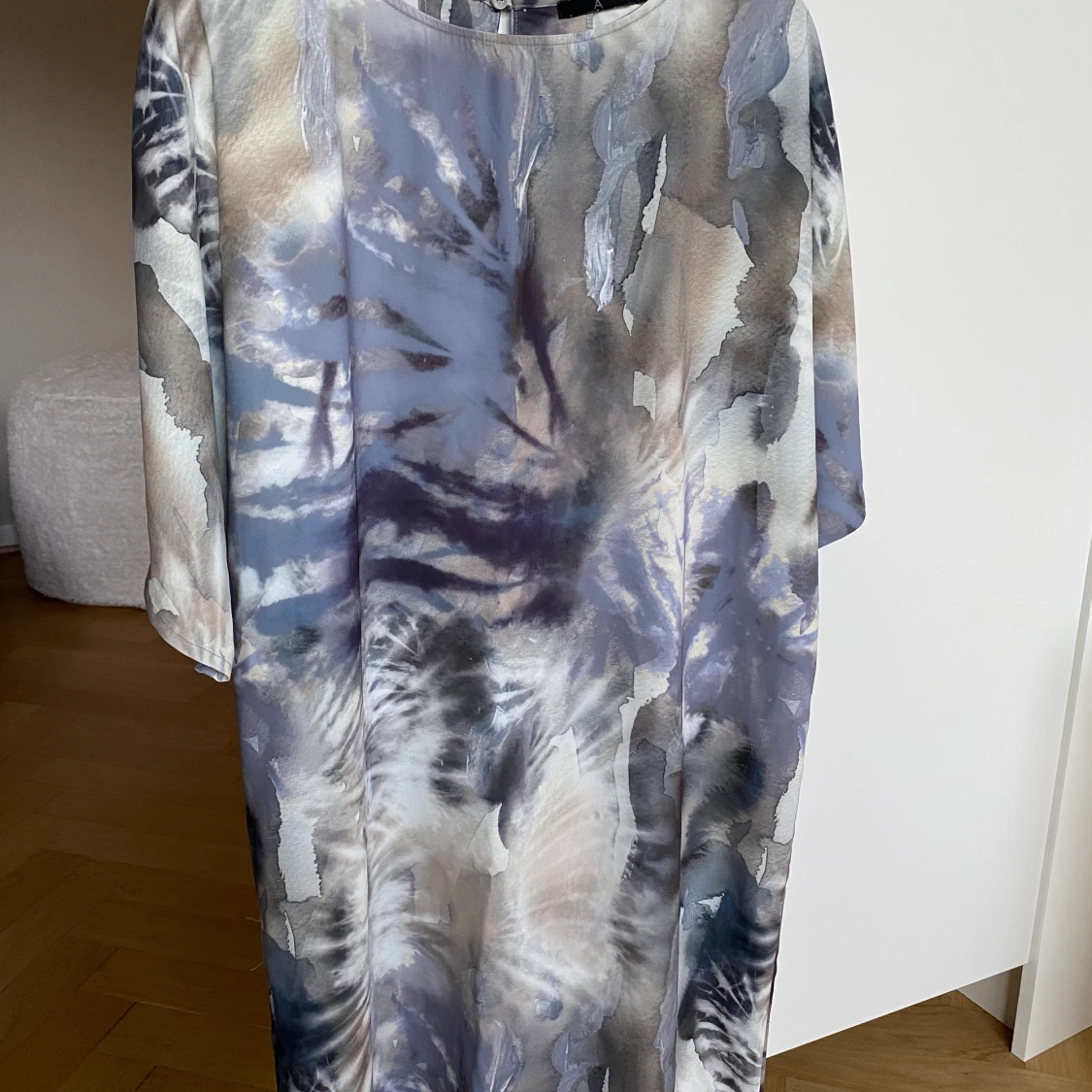 Oversized klänning i T-shirt-modell  - 90