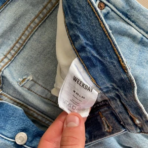 Weekday PINE - Fint skick, sköna jeans bra passform använd enstaka gånger då jag har vuxit ur 