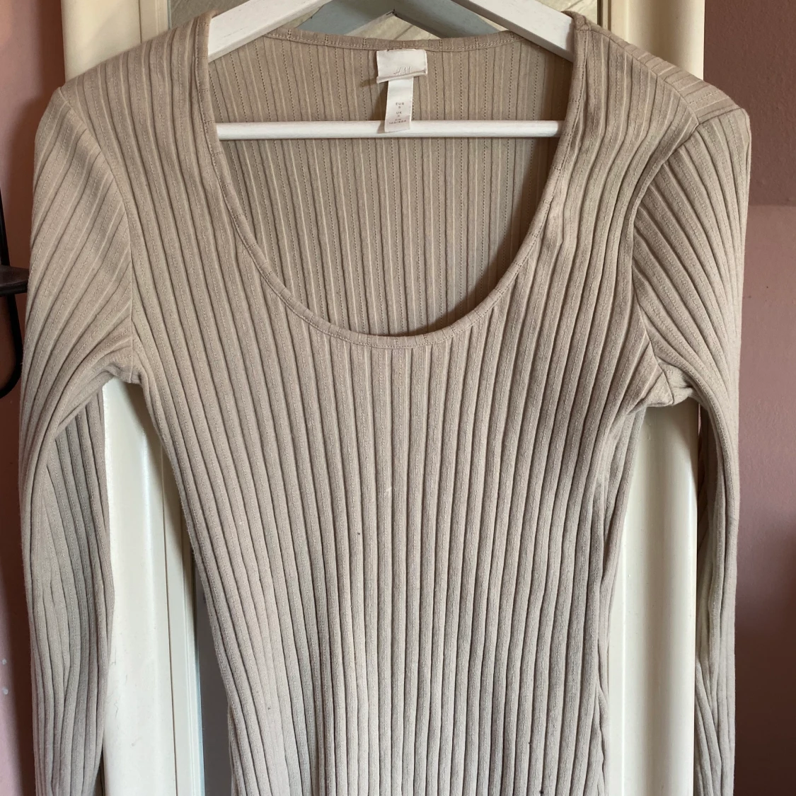 Beige ribbad tröja   - 90