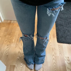 Jeans - Ett par as snygga jeans ifrån Bershka som tyvärr var för stora. Pris går att diskutera vid snabb affär💗