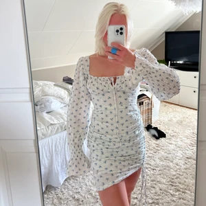 Adoore klänning  - Adoore klänning ”Capri dress” stl 34 Nypris 1395kr nu 999kr