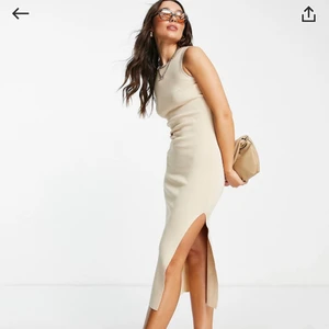 Asos design - Säljer klänning från asos som är helt oanvänd. Säljer pga råkade beställa 2 st likadana och tiden för att returnera hade passerat. 