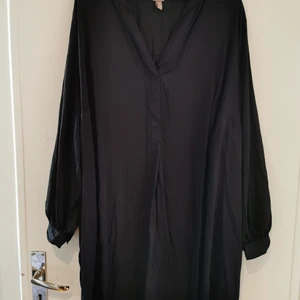 Siden klänning  - Lång siden klänning från Hm 