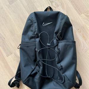 Nike womens backpack  Använda ett få tal ggr. Se bilderna:)