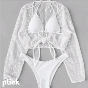 Bikini set - De här fina köpte jag på Plick. Tyvärr överdelen är för liten för mig. Därför säljer jag dem. Oanvända. Storlek M. 