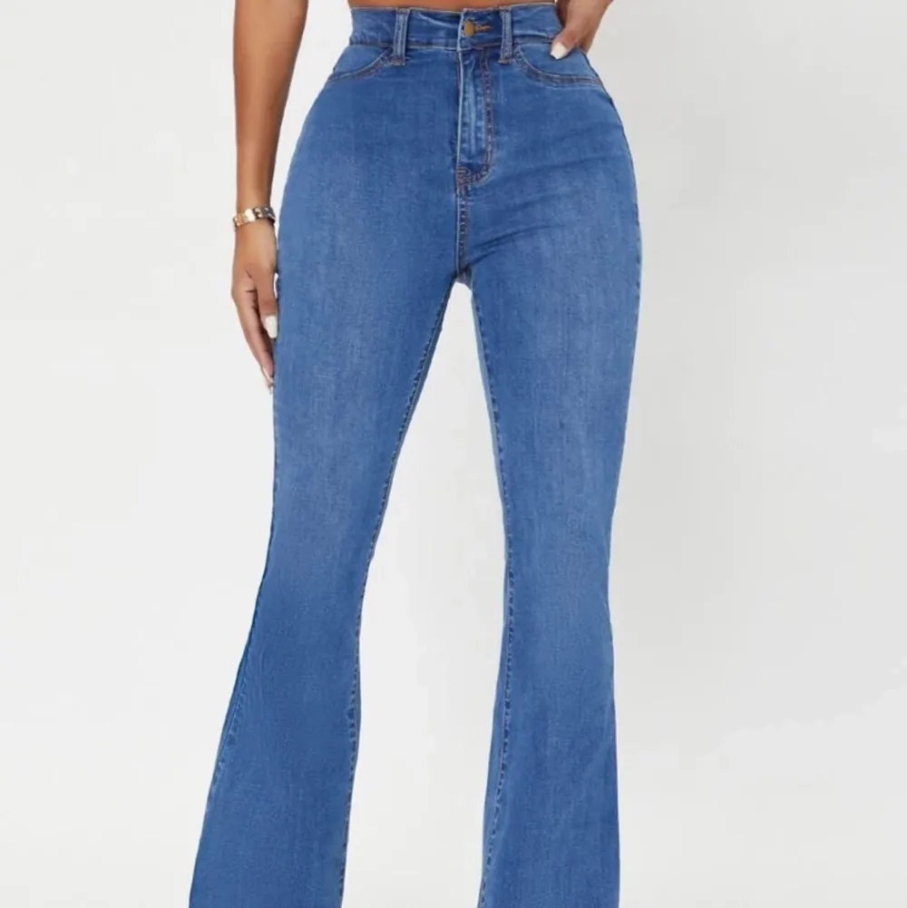 Mörkblåa jeans, aldrig använt. Sköna och stretchiga. . Jeans & Byxor.