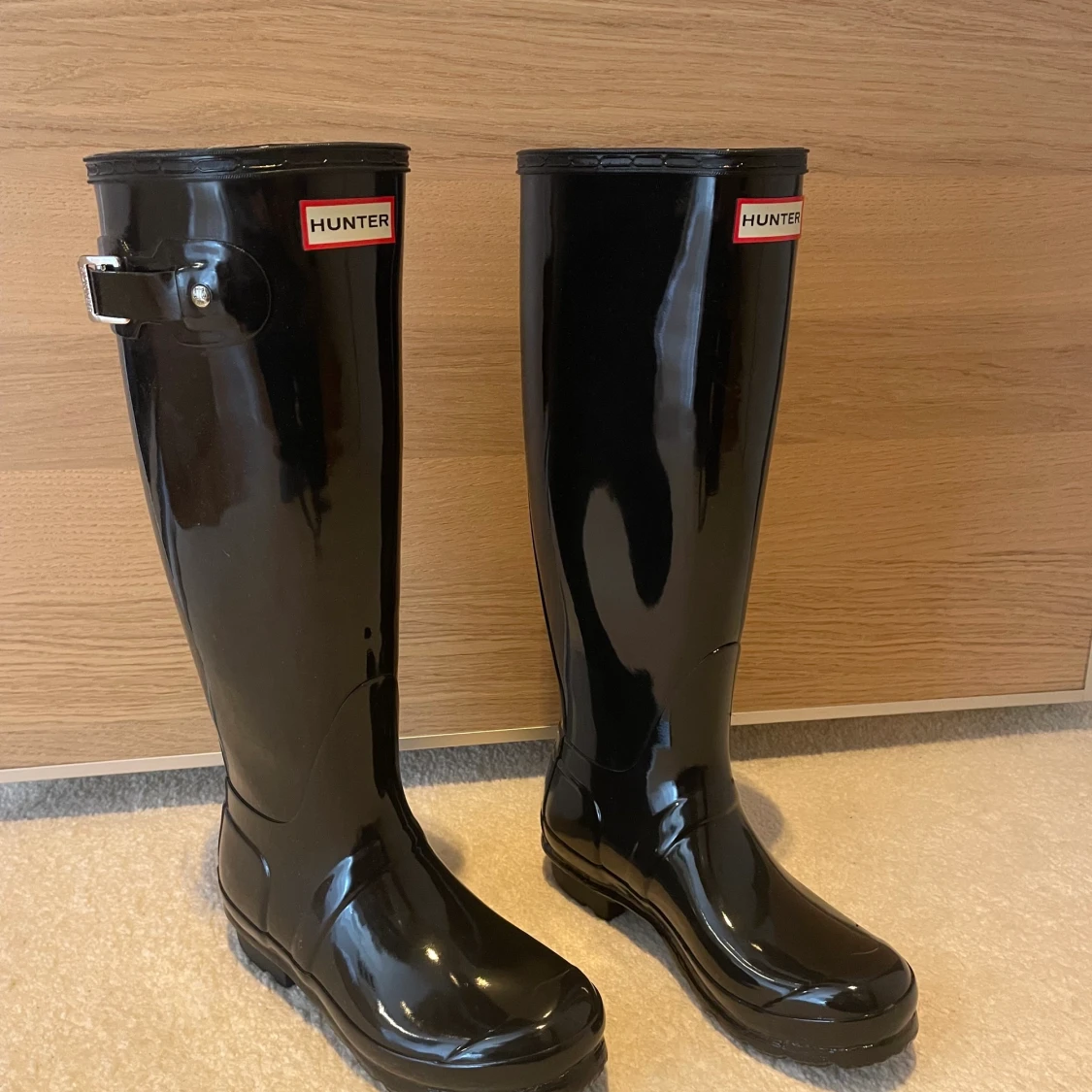 Oanvända hunter stövlar 