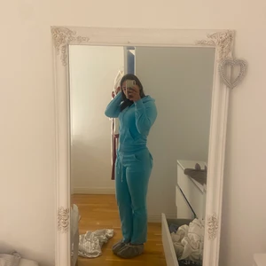 Juicy couture dress - Juicy couture dress från Ali Express köpt i storlek L men eftersom deras storlekar är små är det som storlek S köpt för ca 3 månader sedan använd kanske 4 gånger säljer pga inte används längre.