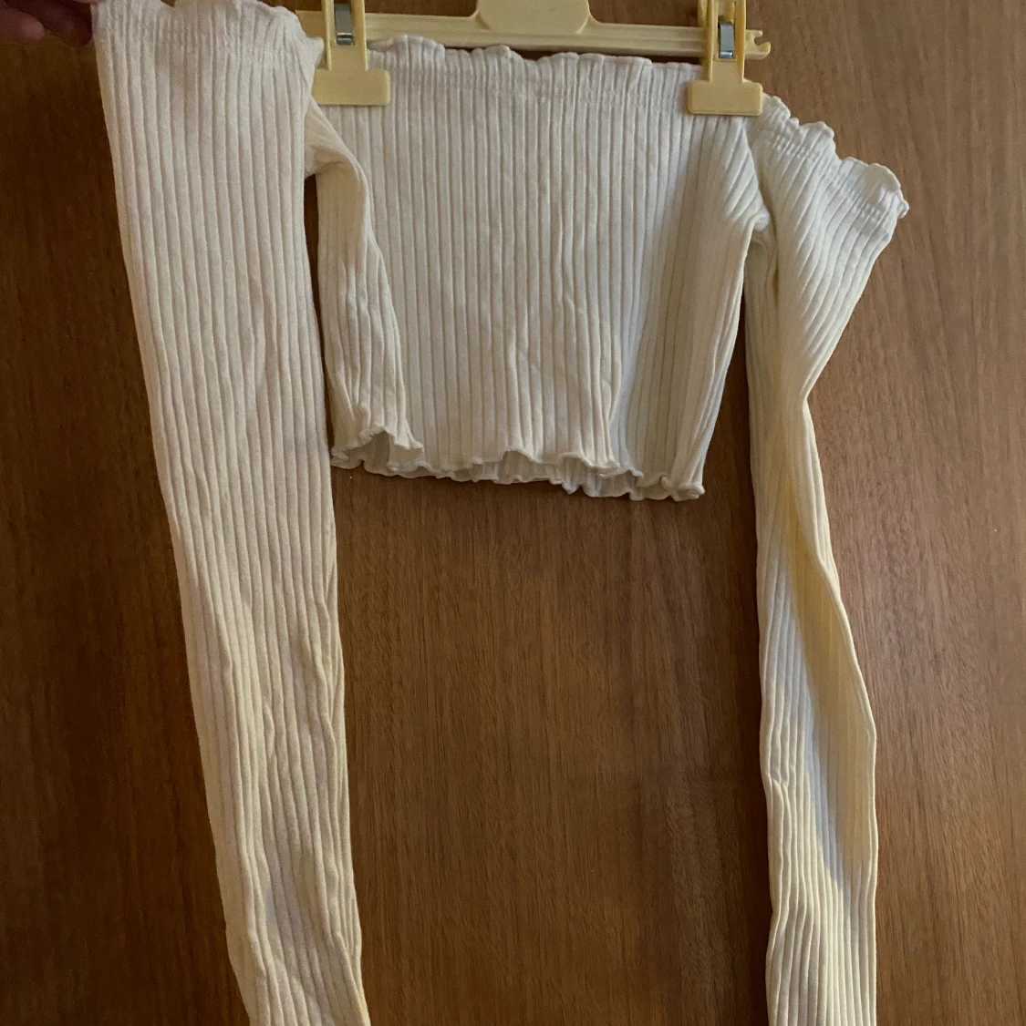 Offshoulder vit topp 