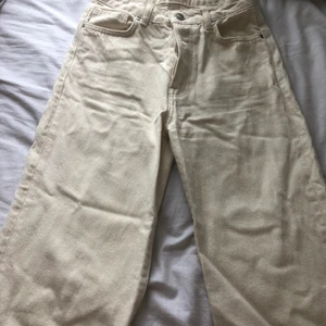 Jeans  - Beiga jeans❤️ köparen står för frakten❤️