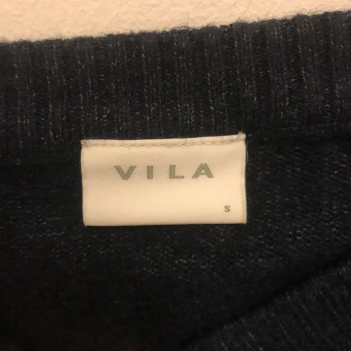 Mörkblå stickad tröja - 91