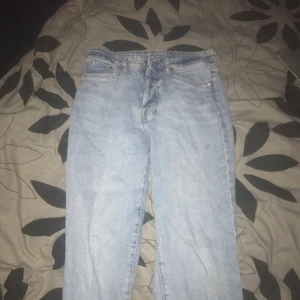 Jeans - Nyskick, kom priv för mer bilder