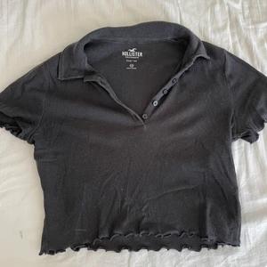 Hollister tröja - Fin hollister tröja med knappar💗