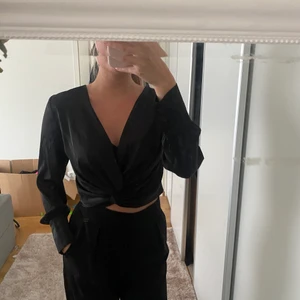 Topp med knyt - Croppad