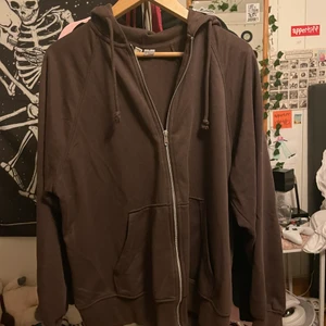 Huvtröja med dragkedja  - Oversized, strl S