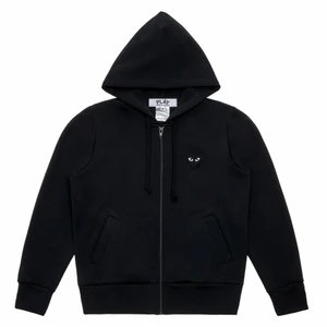 WTB zip up hoodie - Söker feta zip up hoodies  Ingen speciell storlek mellan S-L beroende på märke  Skriv om ni har något ni vill sälja