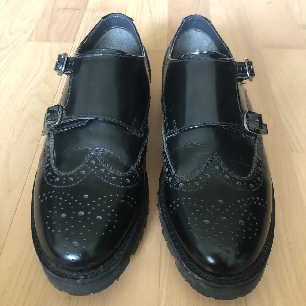 Silver Street London svarta läderskor, storlek 41. Använda bara en gång för att inse att de var för små, så de är som nya :). Skor.