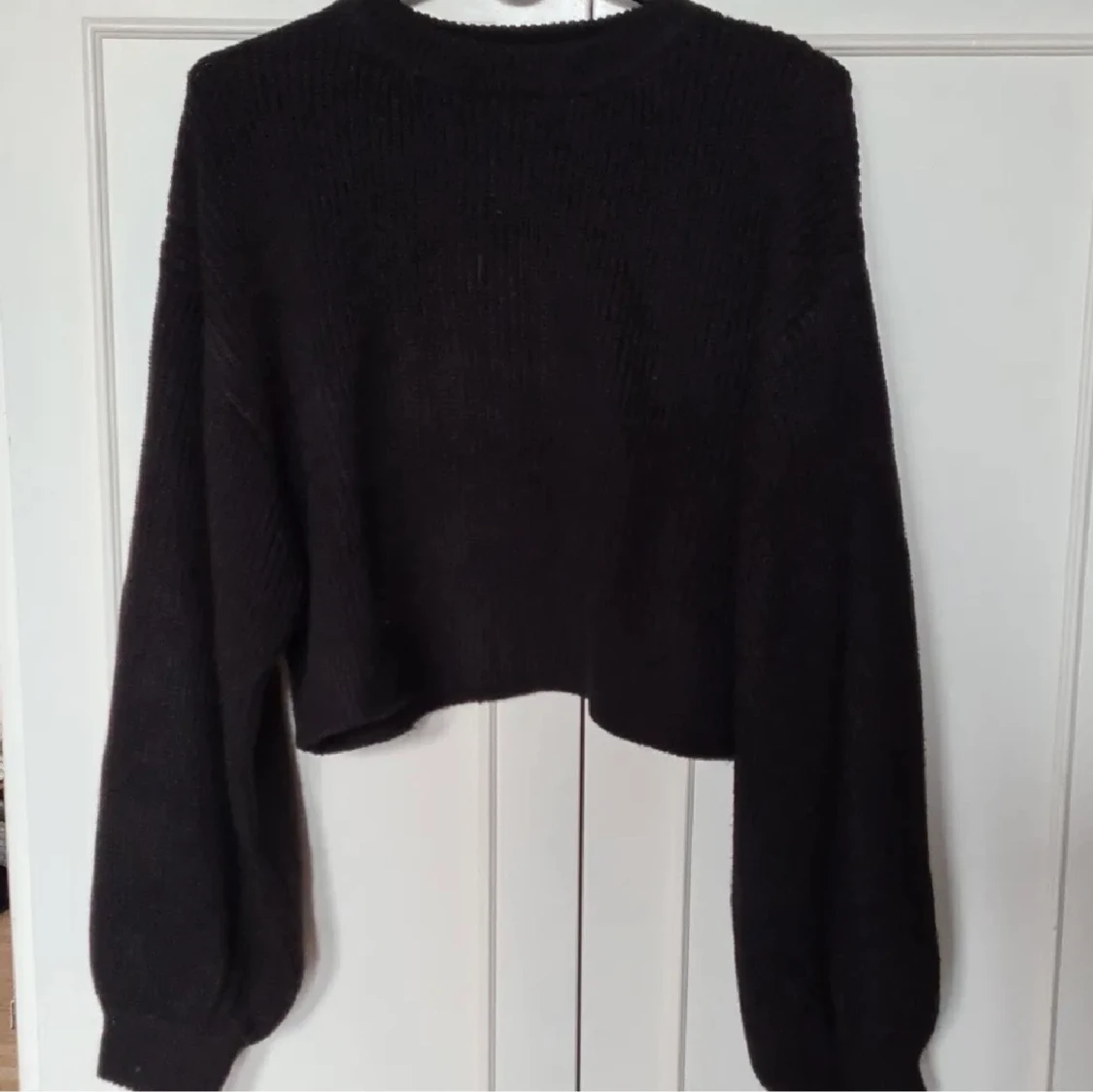 Lätt svart stickad tröja  - 90