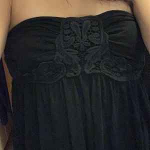 tub/volangtopp - jättefin tubtopp men volang och mönster ❤️ Storlek M men passar mig som XS 😇😇 Man kan även ha den som en kjol! 