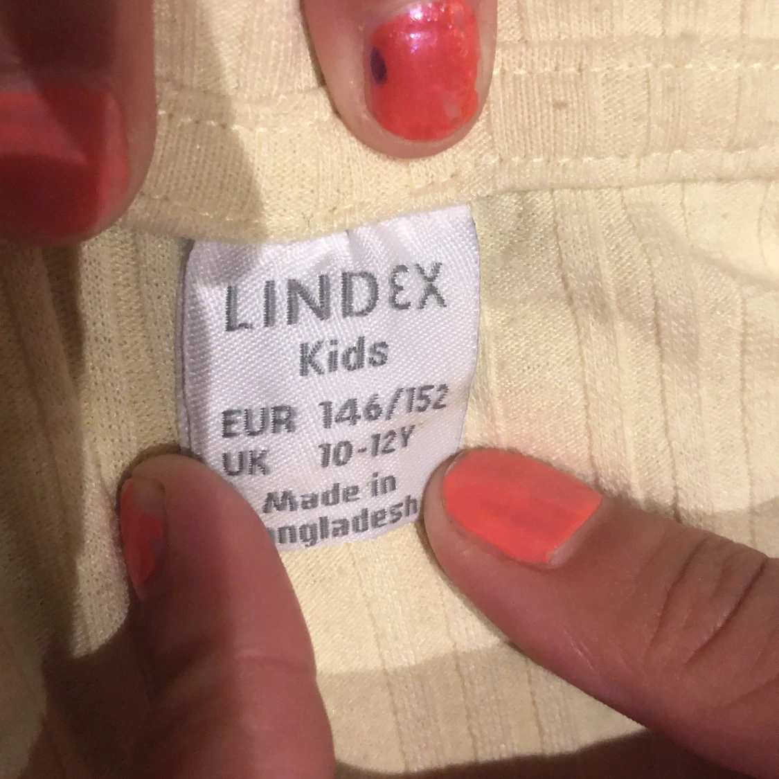 Gul t-shirt  - 91