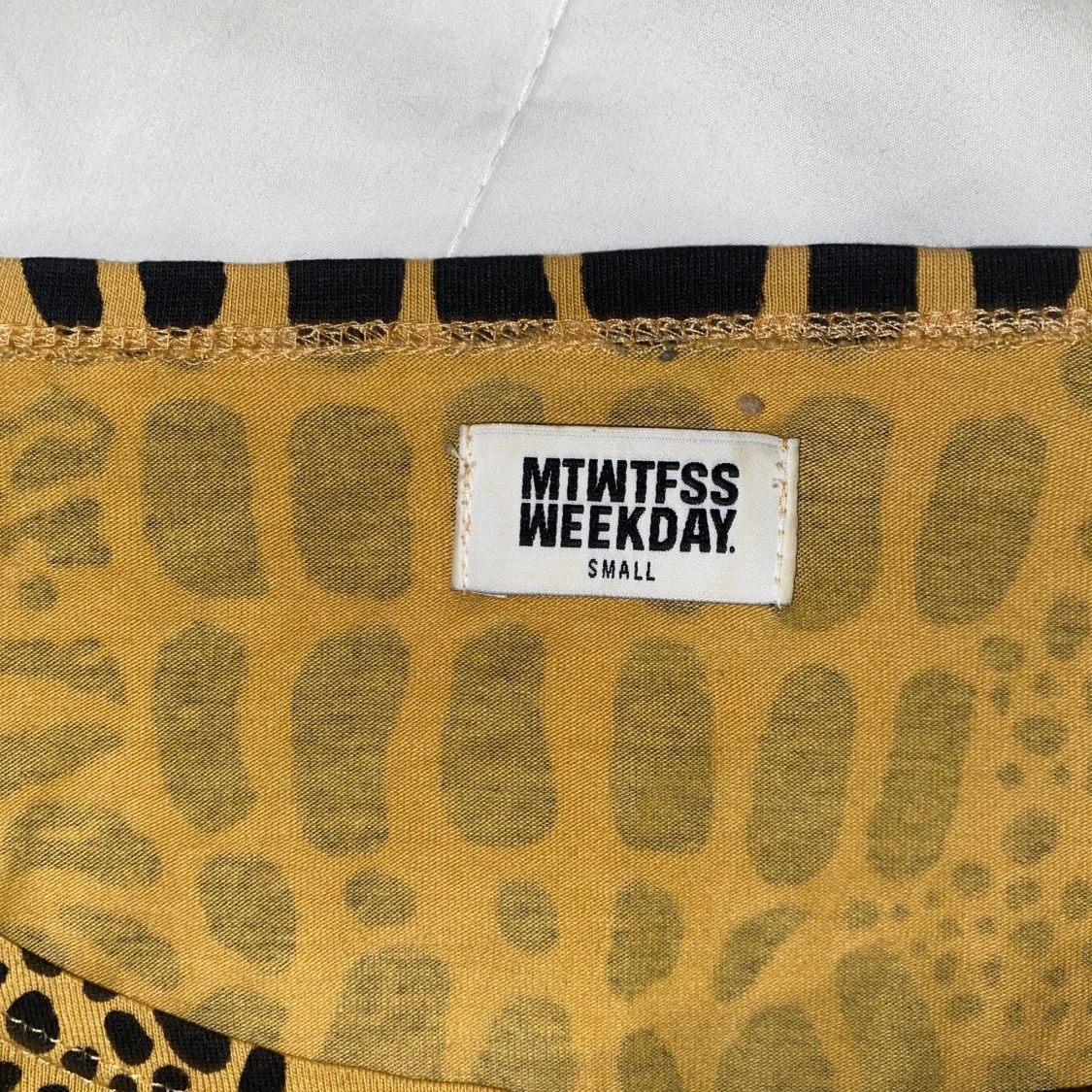 Långärmad magtröja i pantermönster - 91