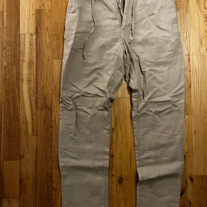 Linnebyxor  - Jlindberg linnebyxor bra skick storlek 46