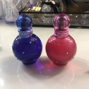 Parfym - Hej! Jag säljer dessa två Britney Spears parfymerna. De är 30 ml och de är inte använda någon gång. Endast testad en gång. De har bara stått i mitt rum sedan julas så därför säljer jag dom då jag inte har användning. Nypris: 230 kr styck. Ny : 300 kr båda