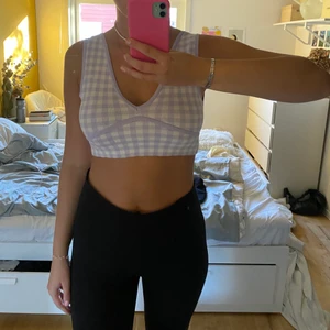 Zara topp - Oanvänd topp från zara, så söt 💚🥹