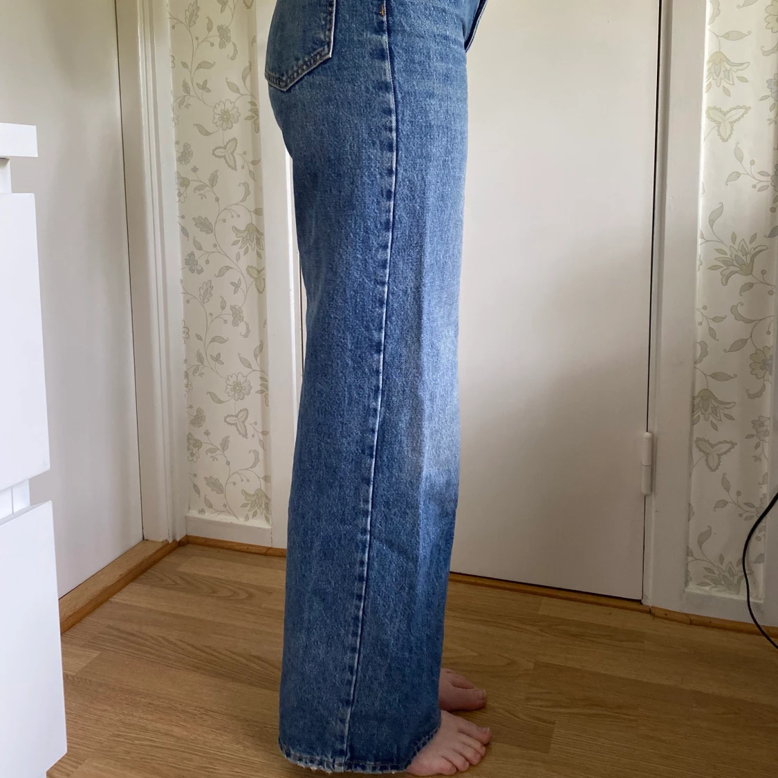 Blåa jeans från Gina Tricot - 90