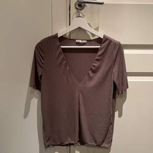 T-shirt från ZARA strl. M 50 kr + frakt