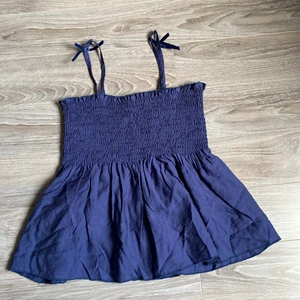 Topp storlek XS  - Jag säljer min skitsnygga topp, jag tycker inte att jag passar i den, men såå fin och passar till allt. 30kr plus frakt
