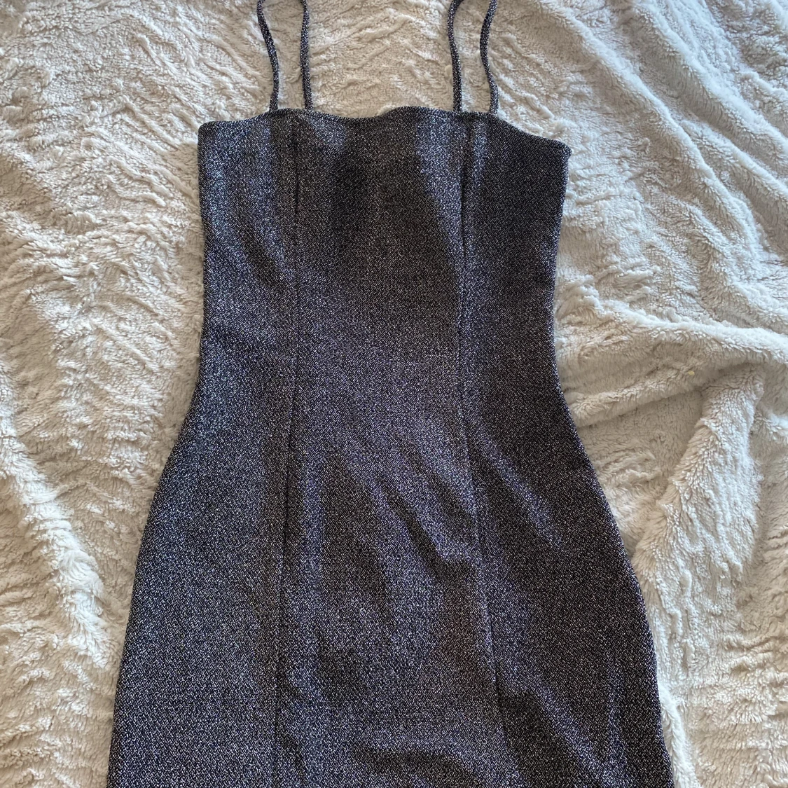 Glittrigklänning  - 91