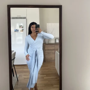 Ljusblå klänning - Använd ca 2-3 ggr