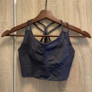 Sport-bh ICIW - Aldrig använd, för liten på mig 