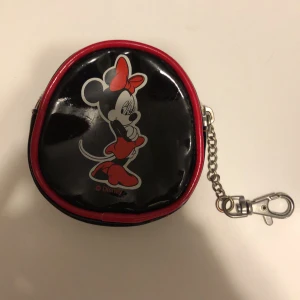 Vintage Mimmi ”plånbok” - Söt  Mimmi  Lite repor men inget som man stör sig på